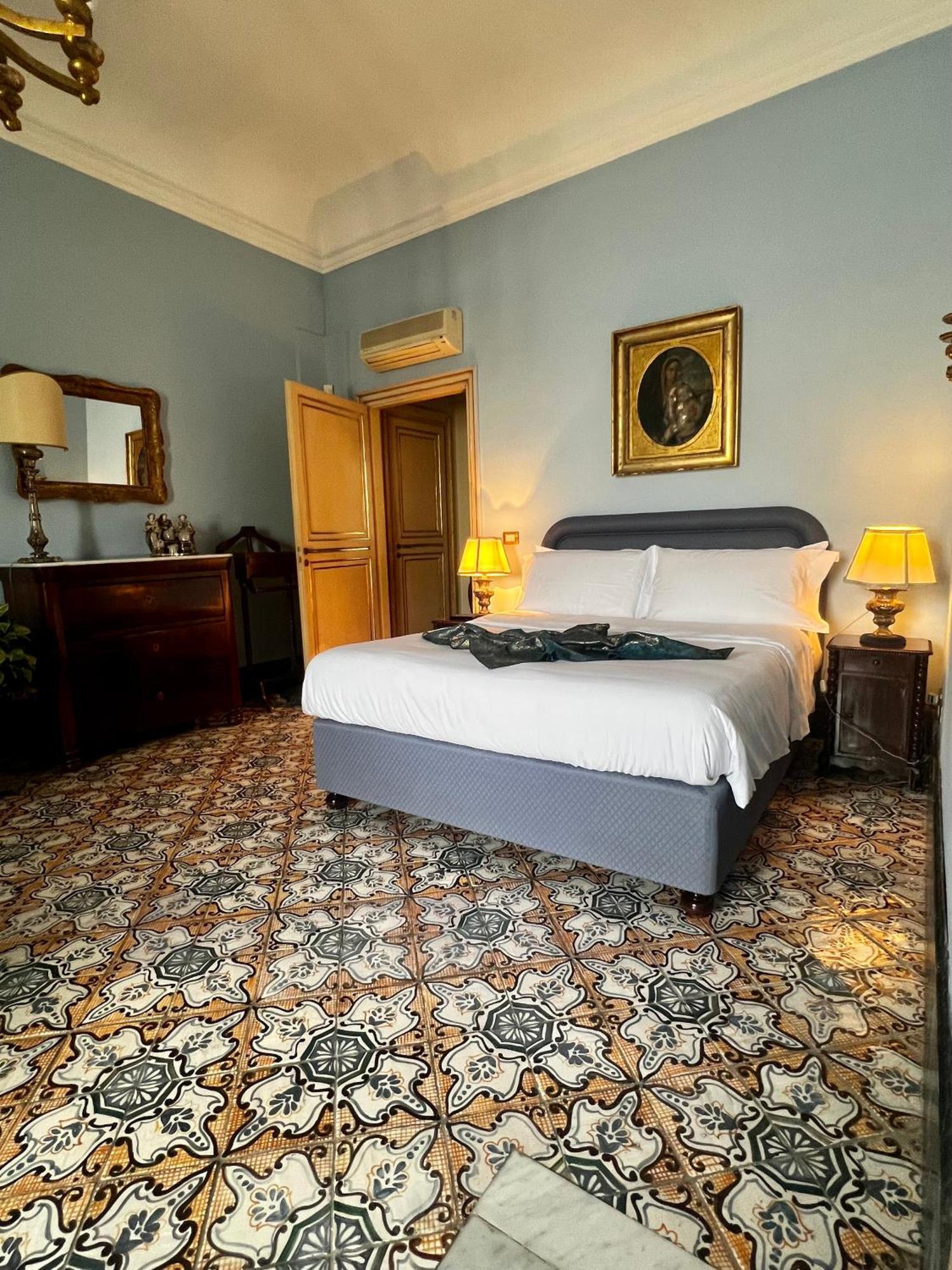 Donna Guia Suite Palermo Exterior foto